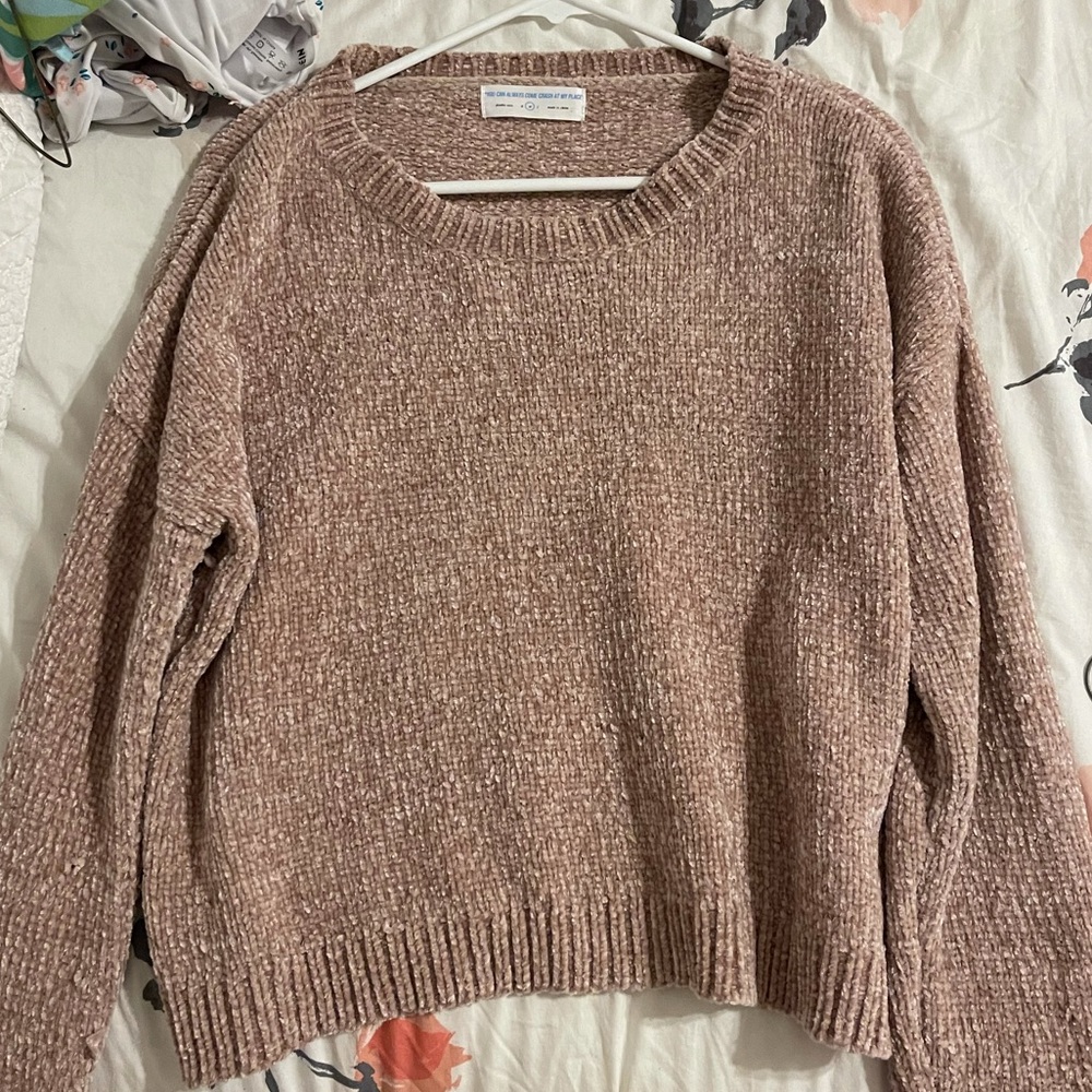 Sweaters - Picture 3 of 4